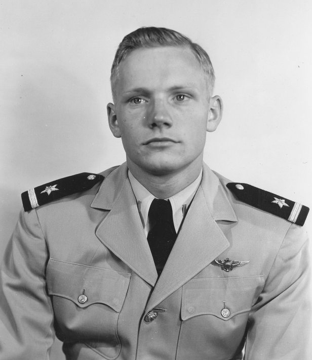 Neil_Armstrong_23_May_1952_(cropped)